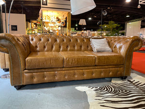 CHESTERFIELD VICTORIANO