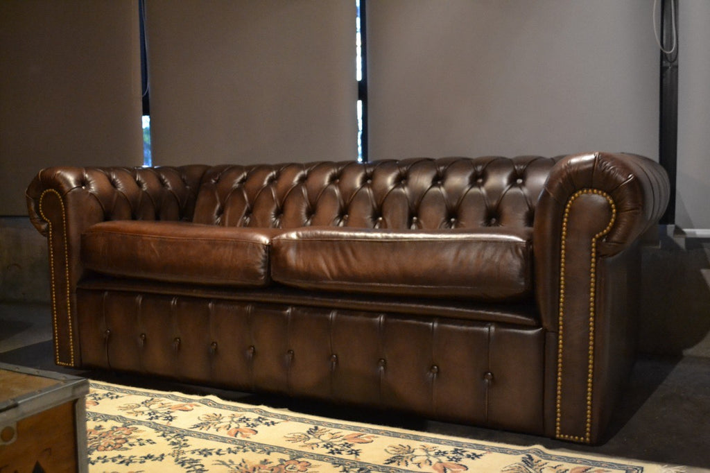 SOFA CAMA CHESTERFIELD HAND WASH